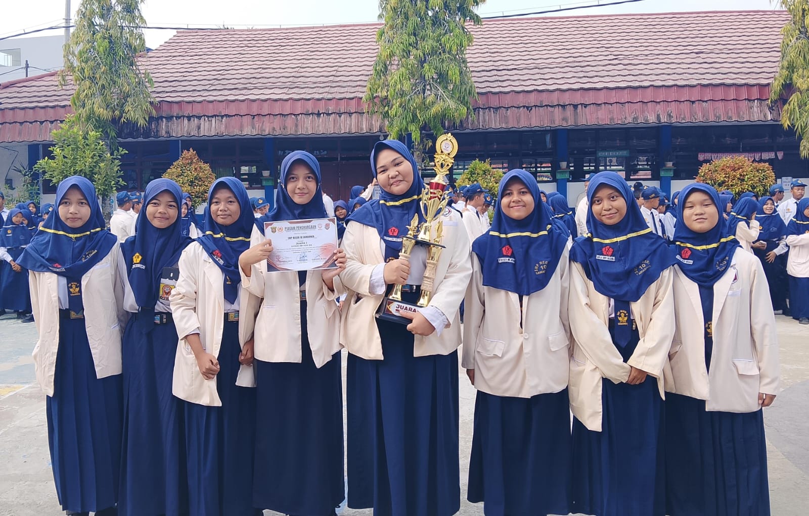 JUARA 1 KEJUARAN BOLA BASKET PUTRI